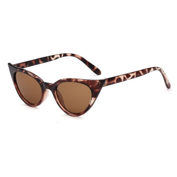 Catseye sunglasses with tortoiseshell frames